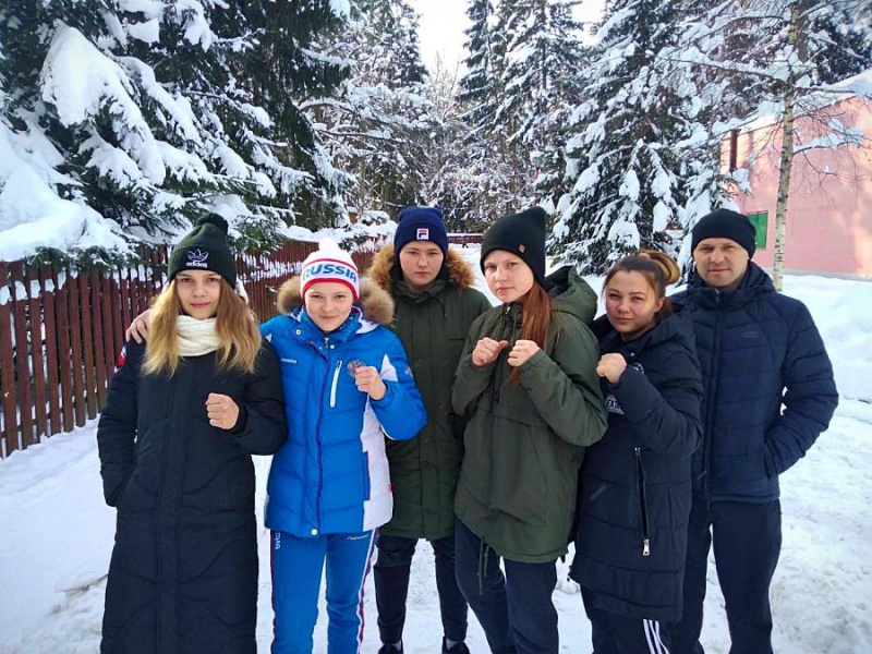 Оренбургские спортсменки выступают в Покровском